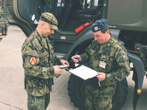 Nezbytná kontrola dokladů před odjezdem.