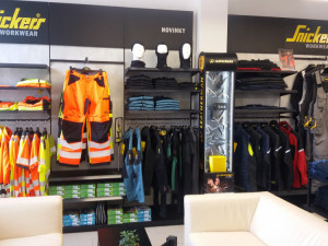 Oděvy švédské značky Snickers Workwear zaručují, že nejeneže se budete cítit pohodlně, navíc vám to bude i slušet.