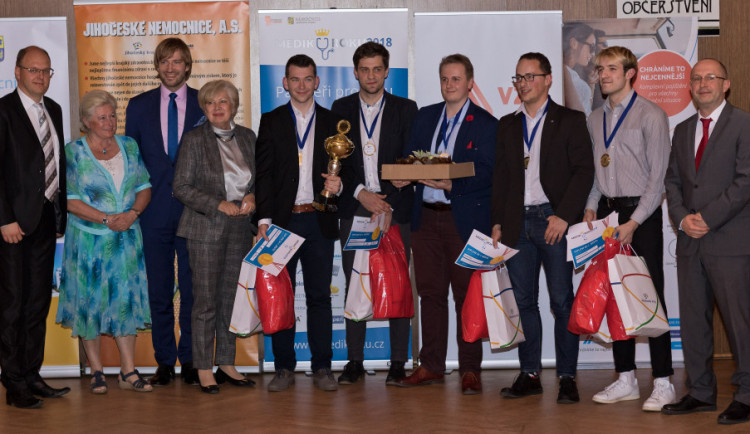 Letošního Medika roku v Jindřichově Hradci ovládl tým 3. lékařské fakulty Univerzity Karlovy v Praze.