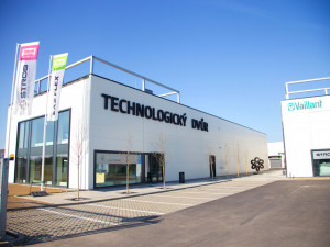 Technologický dvůr je specialista na sanitu, topení a izolaci.