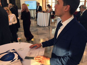 Manažerem roku je mladý Jihočech. Na Pražském hradě převzal cenu za inovace a baterie