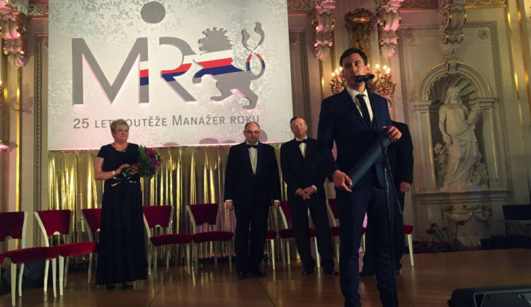 Manažerem roku je mladý Jihočech. Na Pražském hradě převzal cenu za inovace a baterie