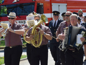 Hasiči z Mydlovar na Českobudějovicku uvedli v sobotu 21. dubna slavnostně do „služby“ své nové vozidlo pro přepravu osob.