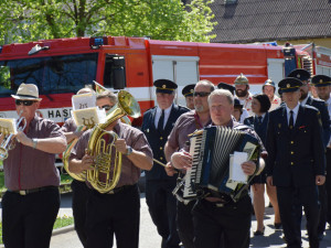 Hasiči z Mydlovar na Českobudějovicku uvedli v sobotu 21. dubna slavnostně do „služby“ své nové vozidlo pro přepravu osob.