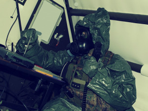 Vojákům byl vyhlášen chemický poplach.