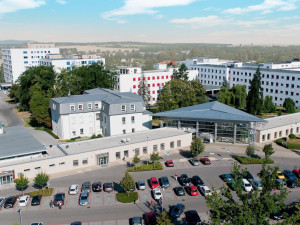 Nemocnice nabízí lukrativní zaměstnání. Hledá asistenta či asistentku předsedy představenstva