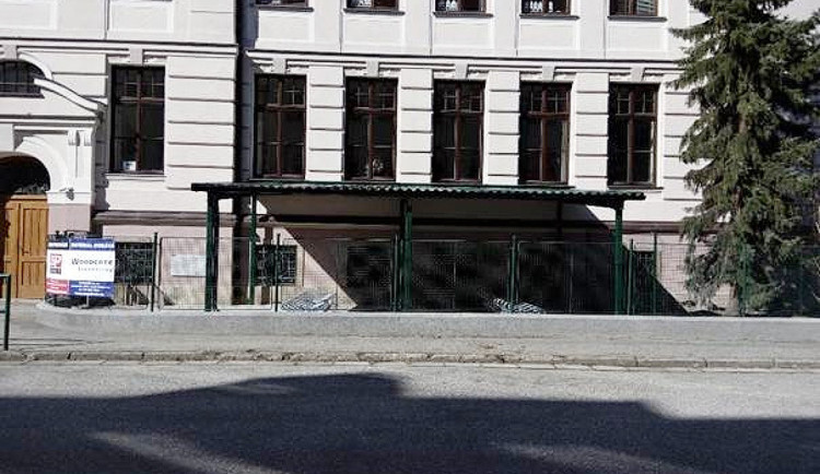 Budějcká škola Dukelská bude mít nové kolostavy.