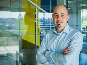 „Rádi se pochlubíme i místy ve výrobě, kam se běžně člověk nedostane,“ zve na Den otevřených dveří  Michal Kropáček, personální manažer firmy Hauser.