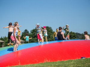 Prodloužený víkend prožijte v lanovém parku nebo na workoutovém hřišti