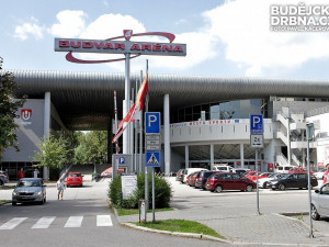 Budějcký zimní stadion dál bude Budvar arénou