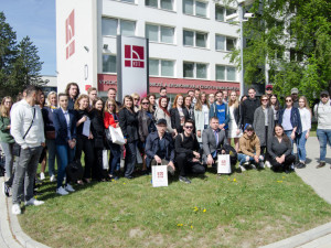 Zahraniční studentské týmy na VŠTE řešily úspěšné podnikání