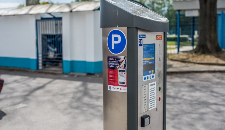 Jeden z nových parkovacích automatů v Českých Budějovicích.