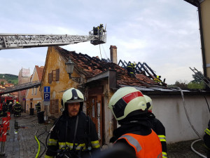 V Rooseveltově ulici v Českém Krumlově hořelo.