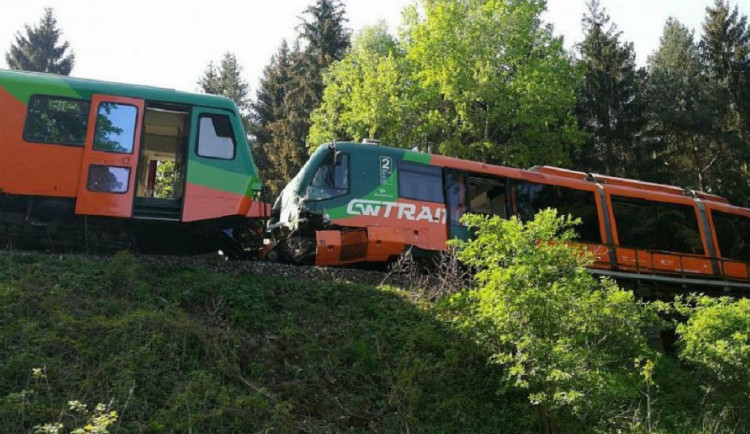 U Křemže se srazily dva osobní vlaky