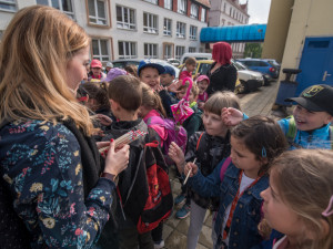 Žáci Destinky dostali drobné dárečky.