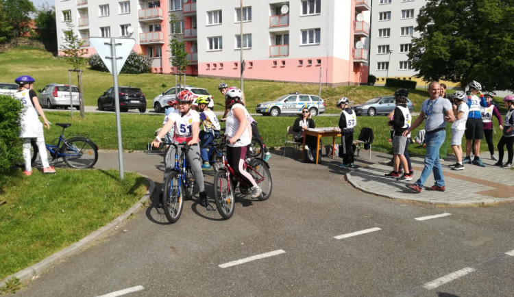 Žáci základních škol z Prachaticka se utkali v soutěži mladých cyklistů