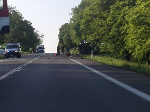 U Selibova na Písecku se srazilo osobní a nákladní auto. Jeden z řidičů je těžce zraněn