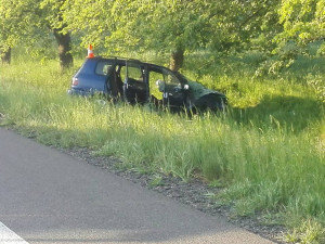 U Selibova na Písecku se srazilo osobní a nákladní auto. Jeden z řidičů je těžce zraněn