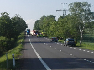 U Selibova na Písecku se srazilo osobní a nákladní auto. Jeden z řidičů je těžce zraněn