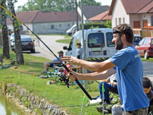 V klání o Nákeřského kapra lovci vytáhli z Čekánku deset metrů ryb