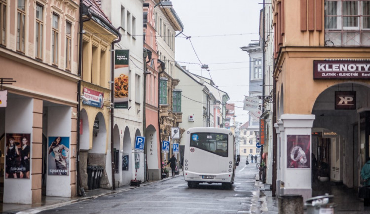 Linka číslo 24 v Krajinské ulici.