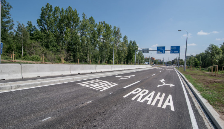 VIDEO: Propojka Máje a Vltavy je otevřena. Ve zkušebním provozu se tudy bude jezdit i v noci