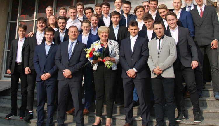 Hejtmanka se sešla s úspěšnými staršími dorostenci hokejového Motoru.