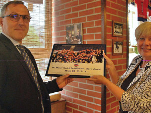 Hejtmanka se sešla s úspěšnými staršími dorostenci hokejového Motoru.