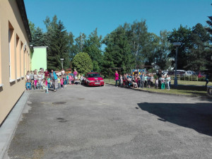 Děti z mateřské školky v Jindřichově Hradci si nacvičili evakuaci