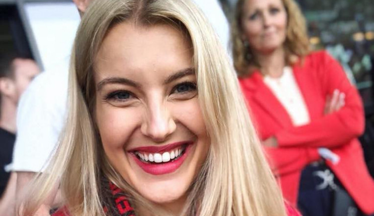 Česká Miss Jitka Nováčková překvapila svého přítele. V autě strávila dvacet hodin kvůli jeho zápasu