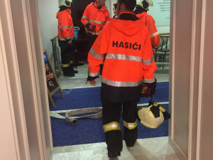 Vítr poničil střchu Jihočeského divadlo a při bouřce lilo do budovy