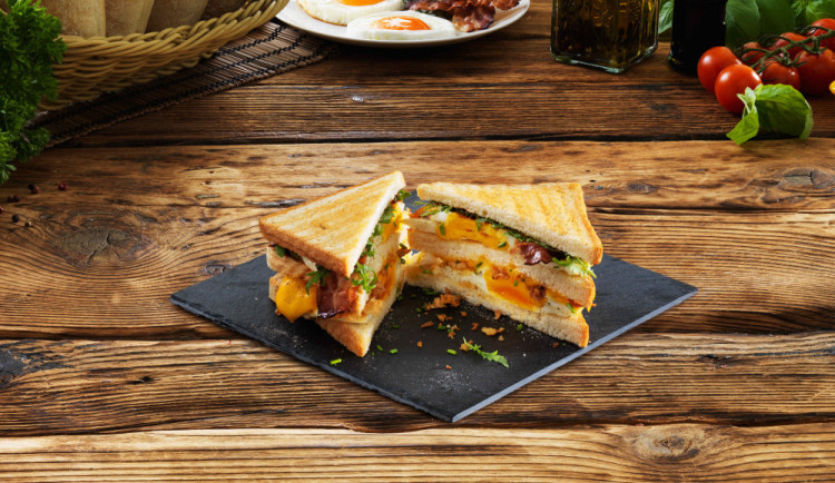 KFC přichází s novinkou, zavádí snídaňová menu.