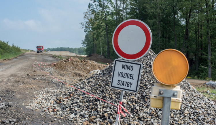 Provoz na jihu Čech ztíží opravy na silnici I/3 i mostu v Římově
