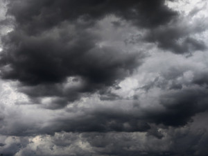 Meteorologové vydali novou výstrahu. Přes Čechy se přeženou silné bouřky a přívalové deště