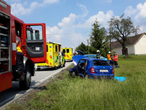 U Trhových Svinů v úterý 29. května zemřela při střetu dvou  osobních aut jedenaosmdesátiletá spolujezdkyně.