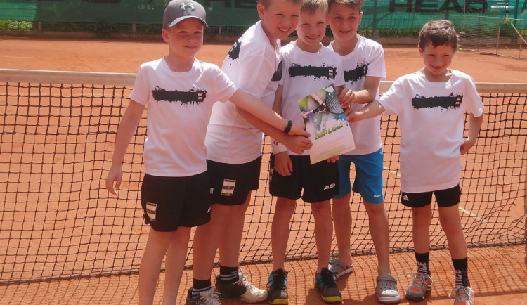 V letošní sezoně reprezentuje budějcký tenisový klub LTC Tonstav – Service v soutěžích šest týmů.