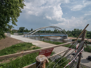 Nová lávka v Rožnově u TJ Meteor.