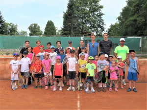 Děti si mohou prázdniny užít v tenisovém kempu budějckého klubu LTC