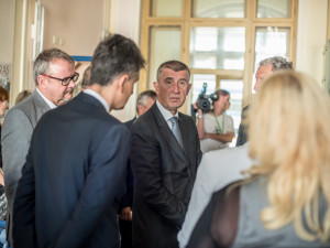 Předseda vlády dorazil do Budějc. Lidé ho uvítali protibabišovskými pokřiky.