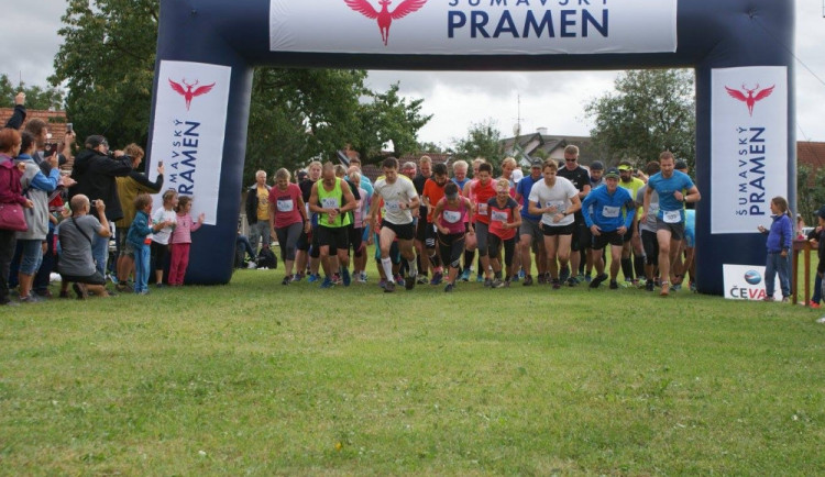 Sportovní oblečení, tenisky a úsměv. Na Římovském běhu se bude pomáhat už počtvrté