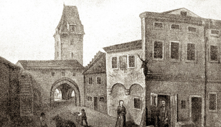 DRBNA HISTORIČKA: Zboření gotické hradby a Rybářské věže si vydupali krupaři a mlynáři