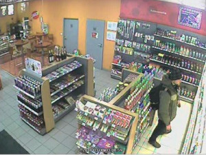 Poznáte muže na fotografii?