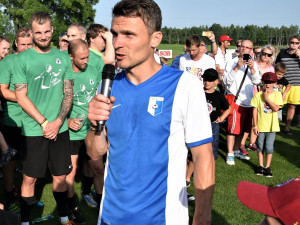 Lafata nezapomněl poděkovat fanouškům a bývalým spoluhráčům.