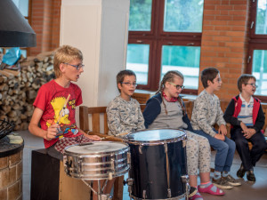 Děti z hudebního uskupení Krb.