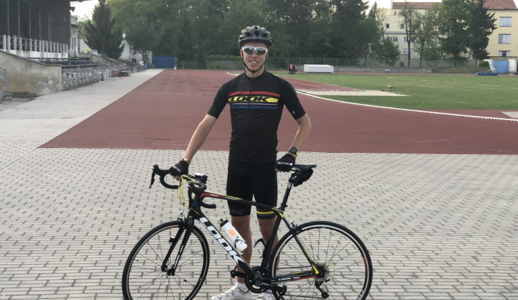 David Vaš se na letní dovolenou do Chorvatska vydá na kole.