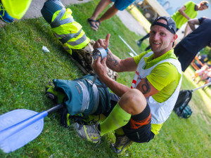 FOTO: Rekord extrémně náročného závodu Trek and Down padl. Překonali ho Kočvara a Jůza
