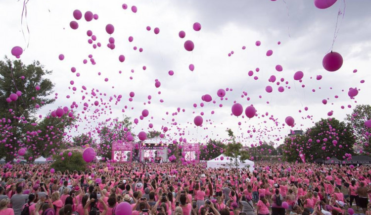 Před týdnem prošel Avon pochod Prahou.