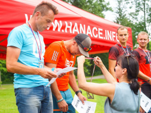 Extrémně dlouhého a náročného non-top závodu s názvem Trek and Down se letos zúčastnilo třicet dvojic.