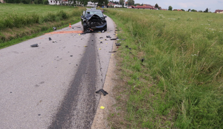 Při nehodě u Besednic zemřel motorkář.