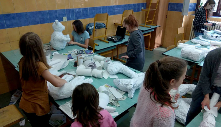 Květinová slavnost se uskuteční 20. června z ZŠ Dukelská v Českých Budějovicích.